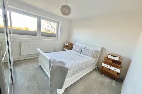 6 Wisdons Close, Dagenham, RM10 7HB