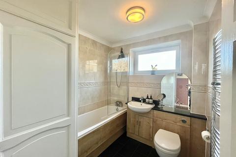 6 Wisdons Close, Dagenham, RM10 7HB