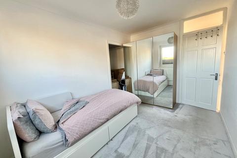 6 Wisdons Close, Dagenham, RM10 7HB