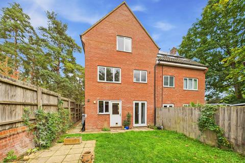 Kevill Davis Drive, Little Plumstead, Norwich