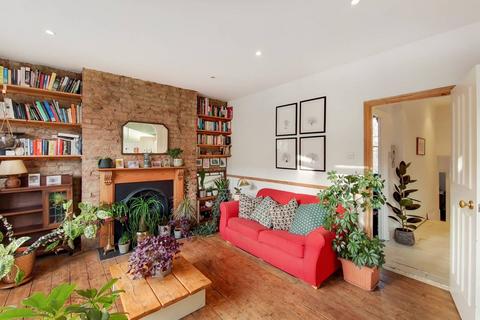 2 bedroom flat for sale, Saltoun Road, Brixton, London, SW2