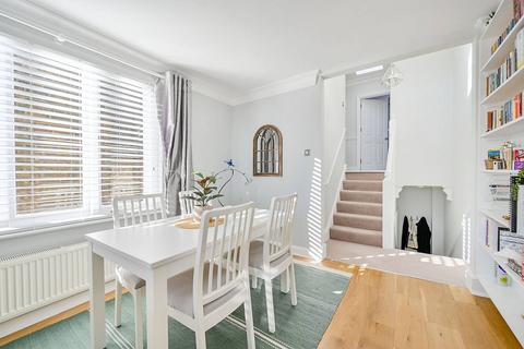 2 bedroom flat for sale, Bolingbroke Road, Brook Green, London, W14