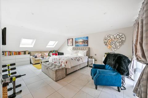 4 bedroom maisonette for sale, Camberley Avenue, New Malden, London, SW20