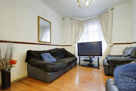 3 bedroom terraced house for sale, Warwick Road, Edmonton, N18