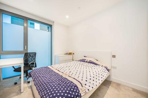 2 bedroom flat to rent, Palmer Road, London SW11