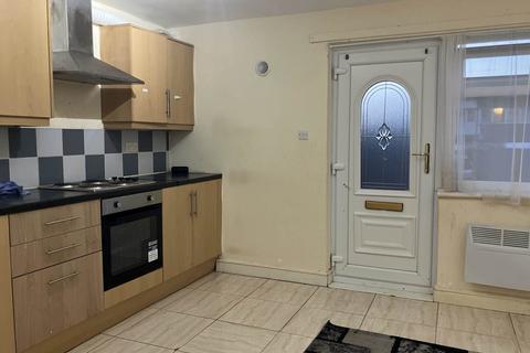 2 bedroom flat to rent, Bicknell Croft, Birmingham B14