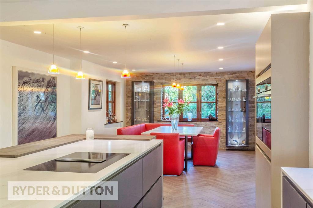 Spacious Open-Plan