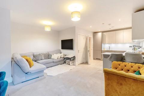 3 bedroom apartment for sale, Verdun Heights, Foxley Lane, West Purley