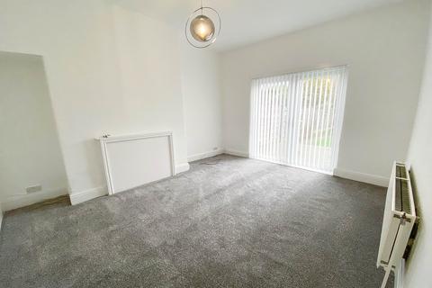 3 bedroom semi-detached house to rent, Norreys Avenue, Flixton, Manchester, M41