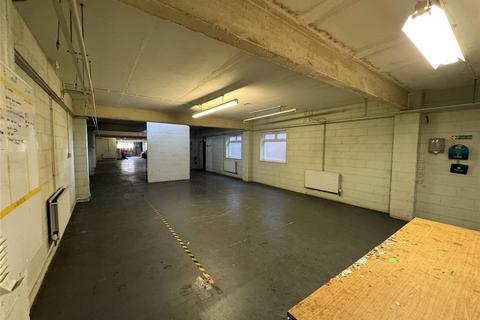 Warehouse to rent, D8 Rudford Industrial Estate, Ford Road, Arundel, West Sussex, BN18