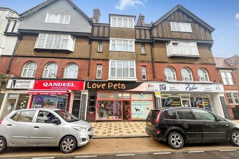 Retail property (high street) to rent, 35 Beach Road, Littlehampton, West Sussex, BN17