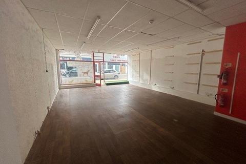 Retail property (high street) to rent, 35 Beach Road, Littlehampton, West Sussex, BN17