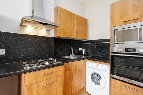 1 bedroom flat to rent, Albert Street, Edinburgh EH7