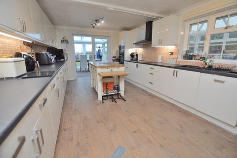 6 bedroom detached bungalow for sale, Lorien, Hawthorn Hill