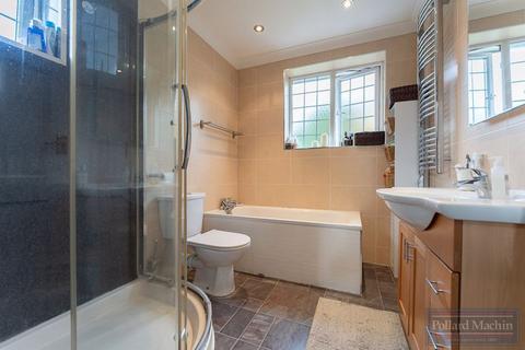 16 Hyde Road, South Croydon, CR2 9NP