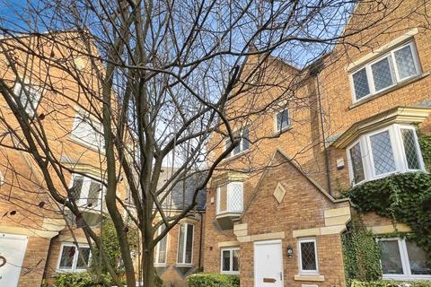 Reeceton Gardens, Heaton