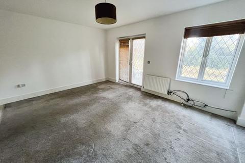 undefined, Reeceton Gardens, Heaton