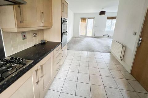 undefined, Reeceton Gardens, Heaton