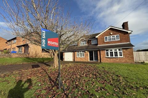 4 bedroom detached house for sale, Widecombe Road, Stoke-On-Trent