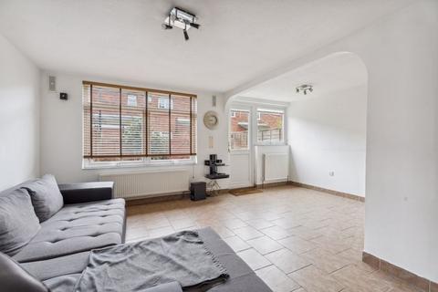 3 bedroom terraced house for sale, Hollowfield Walk, Northolt