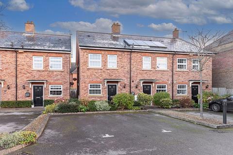 3 bedroom end of terrace house for sale, Jubilee Gardens, Tring