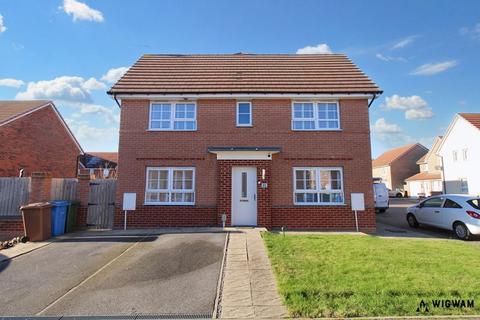 3 bedroom semi-detached house for sale, Petfield Drive, Anlaby, HU10