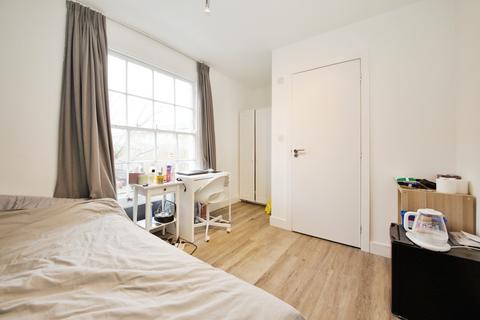 Studio to rent, Bayham Street, NW1