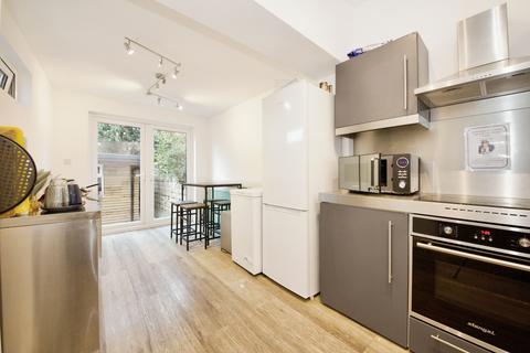 Studio to rent, Bayham Street, NW1