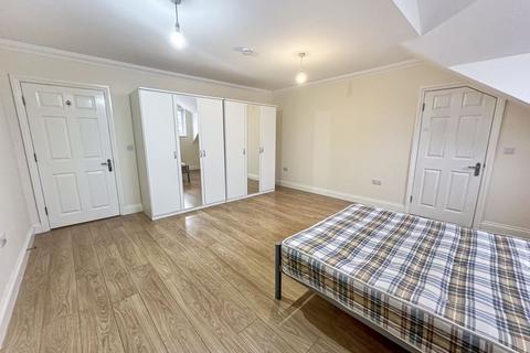 2 bedroom flat to rent, 30 Bennetts Yard, Uxbridge, UB8