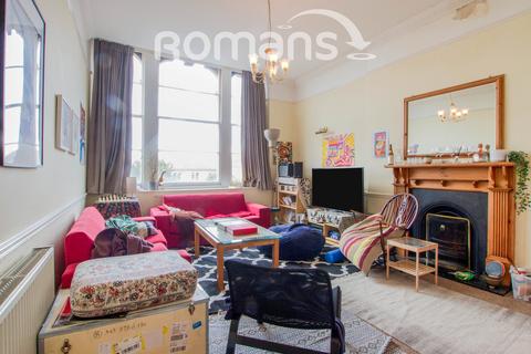 3 bedroom flat to rent, Tyndalls Park Road, Clifton