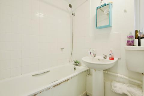 1 bedroom flat to rent, Rabbits Road