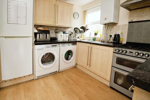 2 bedroom apartment to rent, Fairoak Court, Lady Mary Road, Cardiff