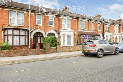 2 bedroom apartment to rent, Francis Avenue, Southsea