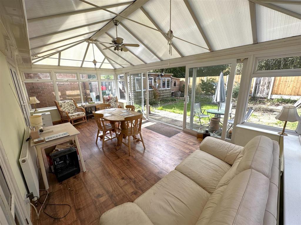 Large Conservatory 435