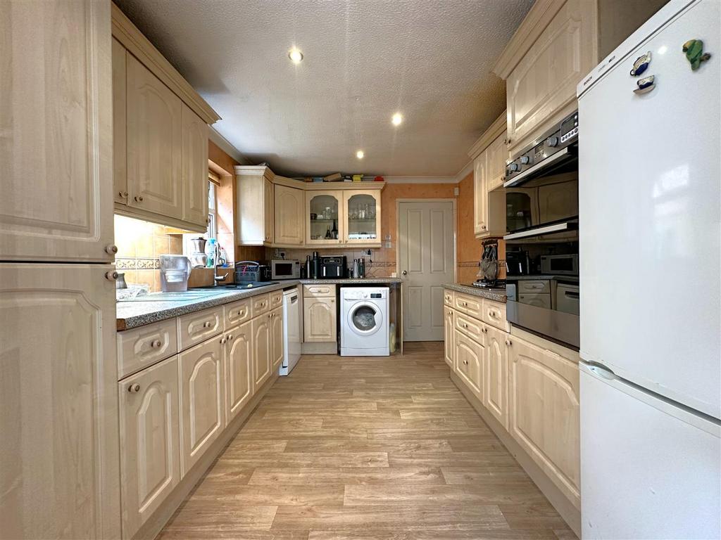 Well-Appointed Kitchen 418