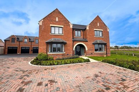 6 bedroom detached house for sale, Robotham Road, Clophill MK45