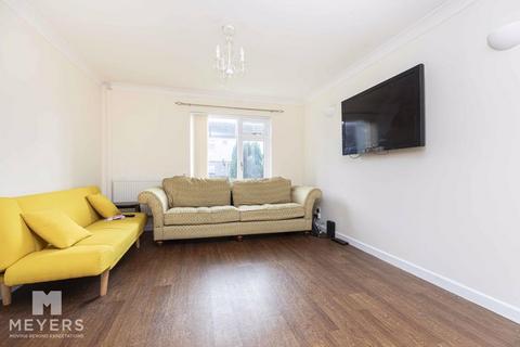 3 bedroom house to rent, Swansbury Drive, Bournemouth, BH8