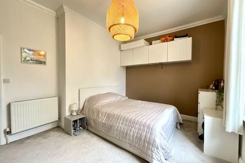 Flat 4, 12 Glen Road, Bournemouth, BH5 1HR