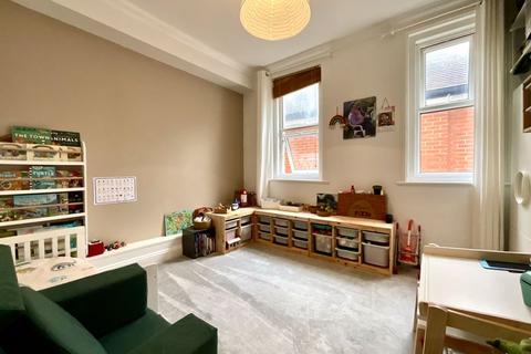 Flat 4, 12 Glen Road, Bournemouth, BH5 1HR
