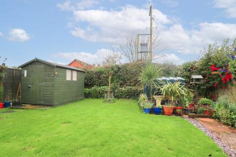 1 bedroom bungalow for sale, Swifts, Wellington TA21