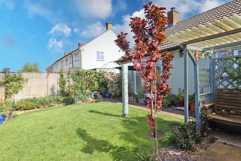 1 bedroom bungalow for sale, Swifts, Wellington TA21