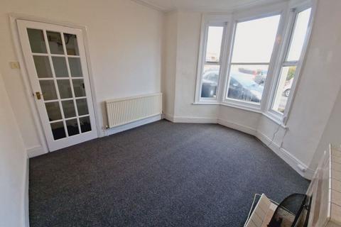 2 bedroom terraced house to rent, Douglas Road, Bristol BS7