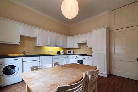 2 bedroom flat to rent, Cornwall Street, Edinburgh, EH1