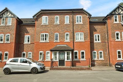 2 bedroom flat to rent, Flat 7 Pencarrow Close, Didsbury, Manchester, M20