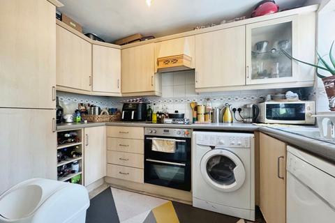 2 bedroom flat to rent, Flat 7 Pencarrow Close, Didsbury, Manchester, M20