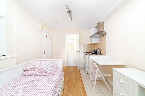 Property to rent, London N19