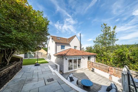 2 Browns Piece, Wotton-under-edge, GL12 7EY