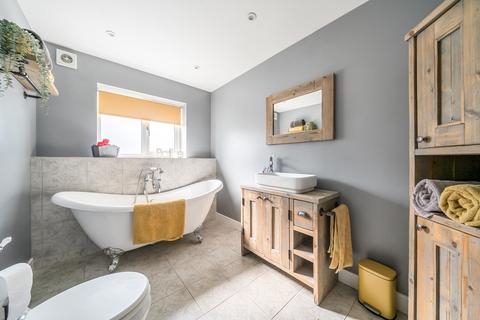 2 Browns Piece, Wotton-under-edge, GL12 7EY