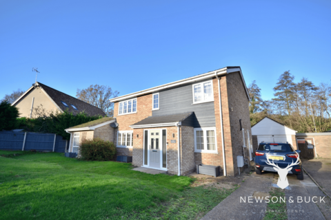 4 bedroom detached house for sale, Willow Road, South Wootton PE30