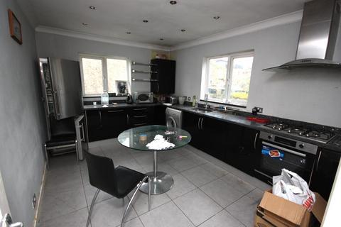 1 bedroom flat for sale, Buckingham Road, London, NW10 4RJ